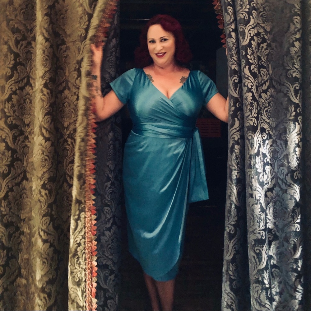 Pinup Couture Ava Wiggle dress 2xl